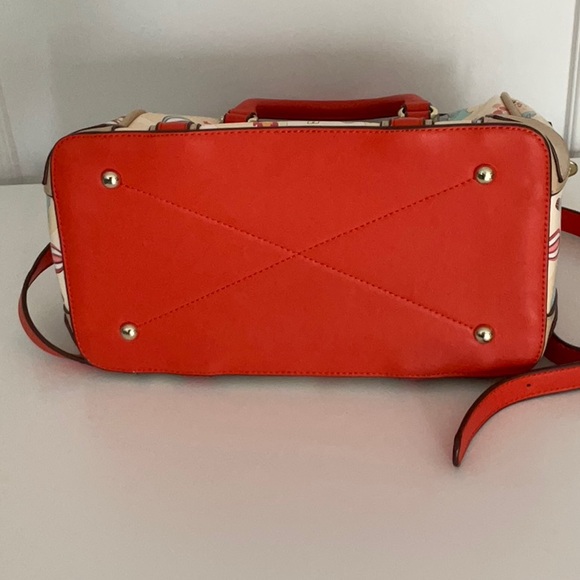 Handbag - Picture 3 of 8